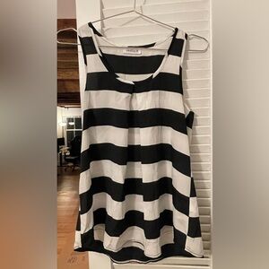 Vestique black and white striped tank top